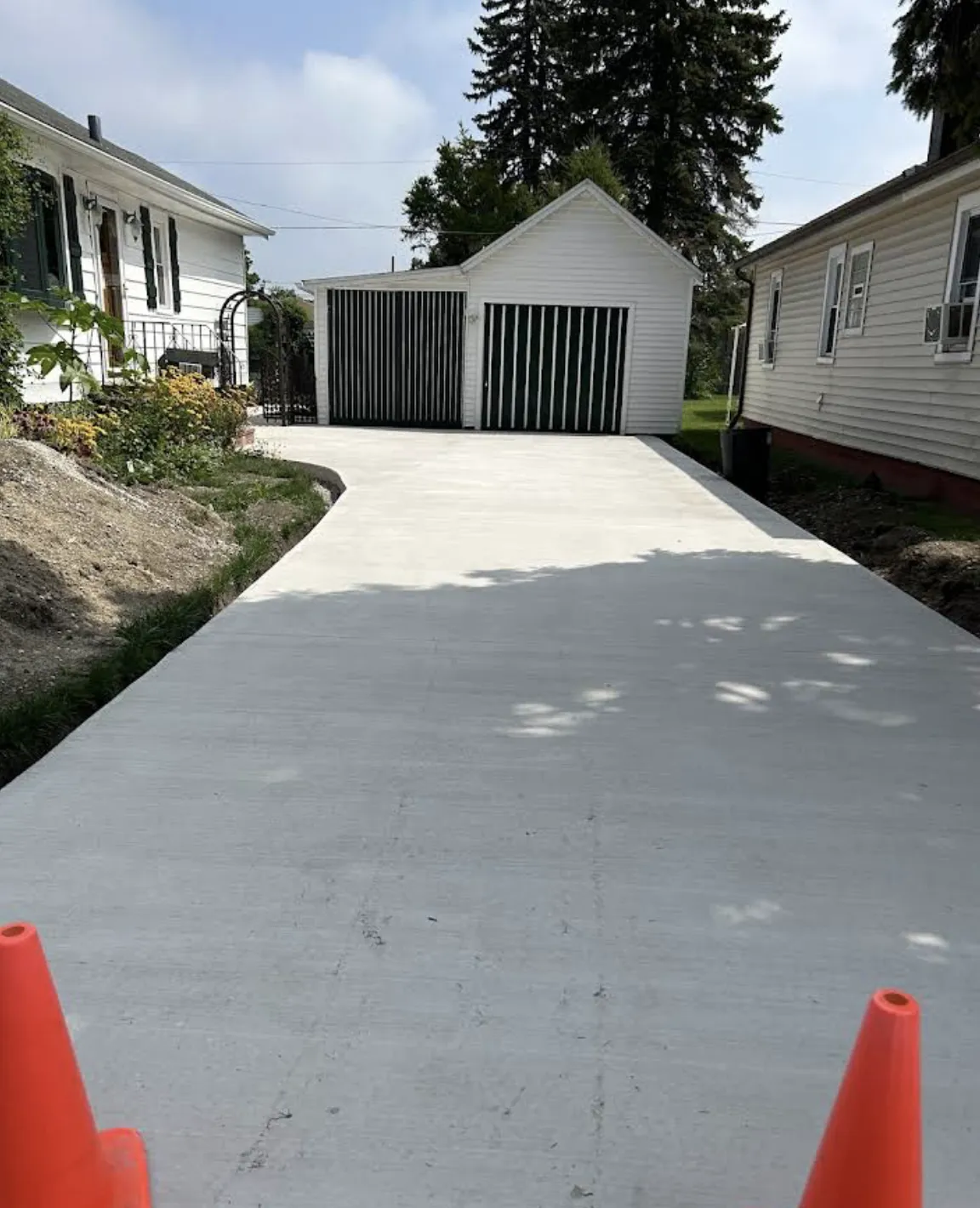 Finished residential concrete driveway in McHenry County IL